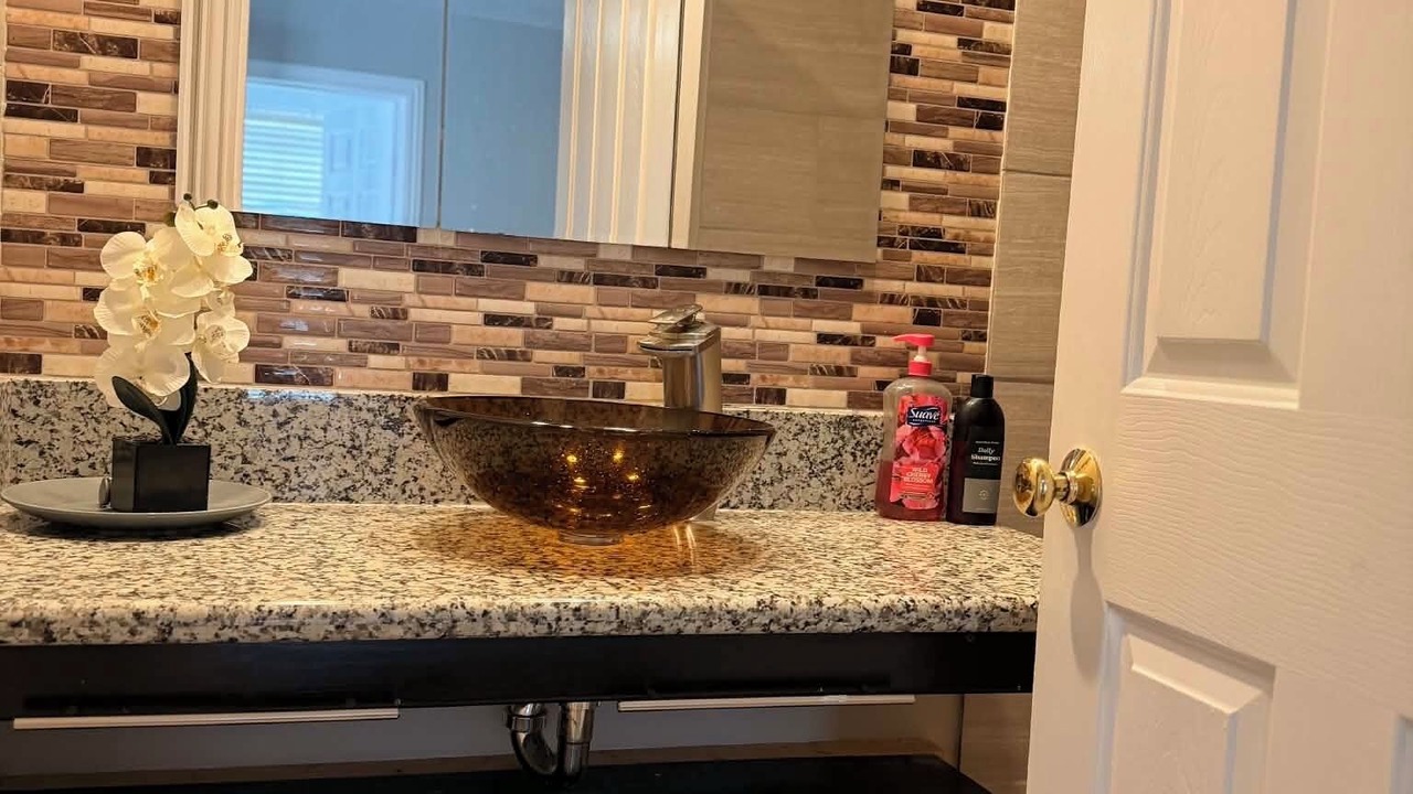 Photo of Bathroom in Clodine