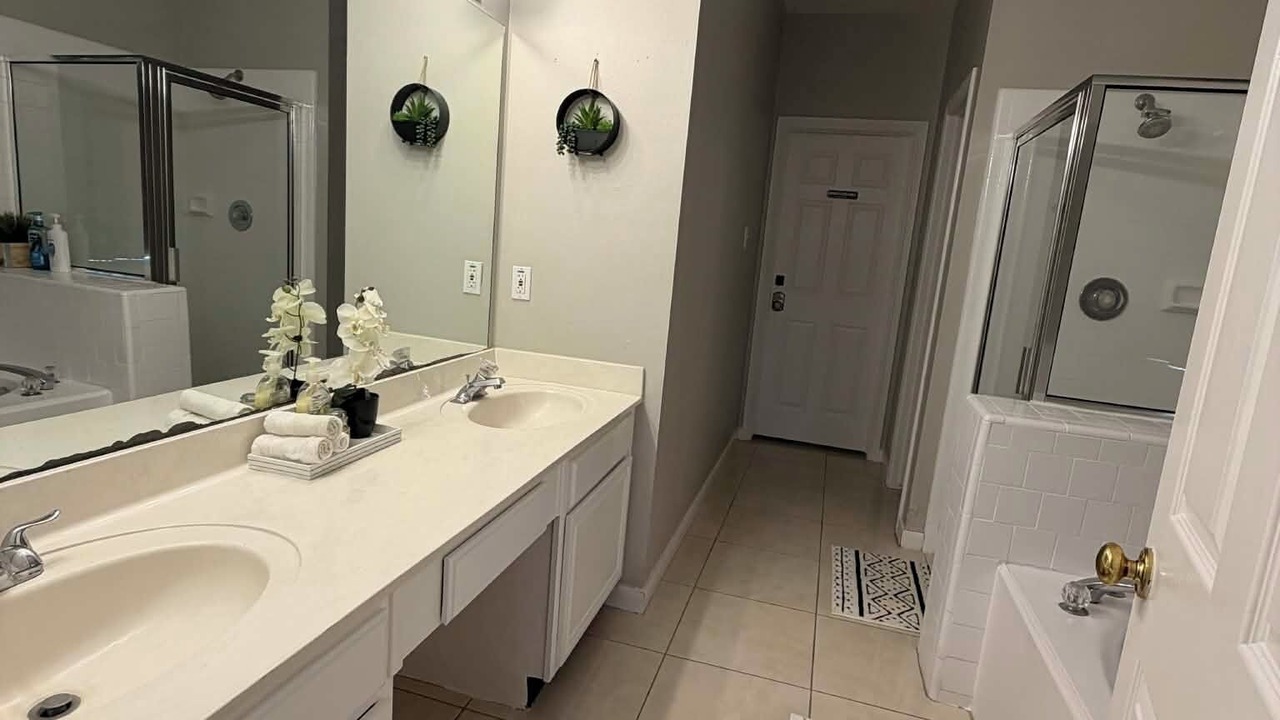 Photo of Bathroom in Clodine