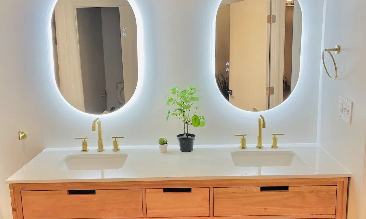 Photo of Bathroom in East Point