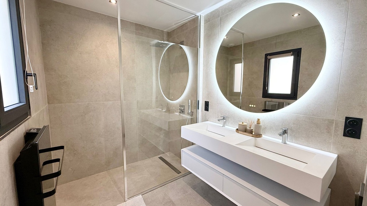 Photo of Bathroom in Villetelle