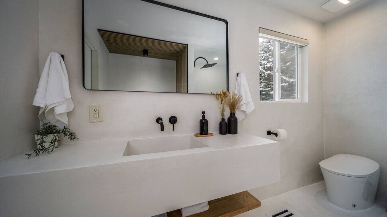 Photo of Bathroom in Cottonwood Heights