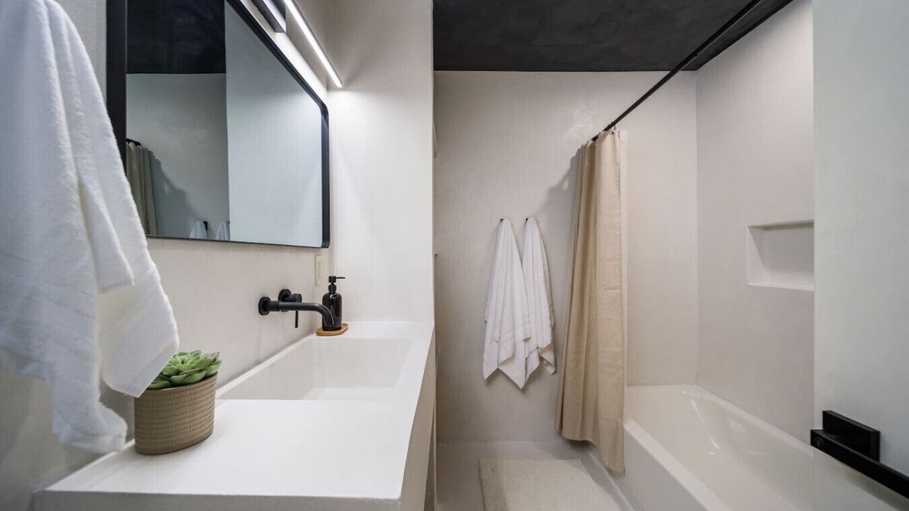 Photo of Bathroom in Cottonwood Heights