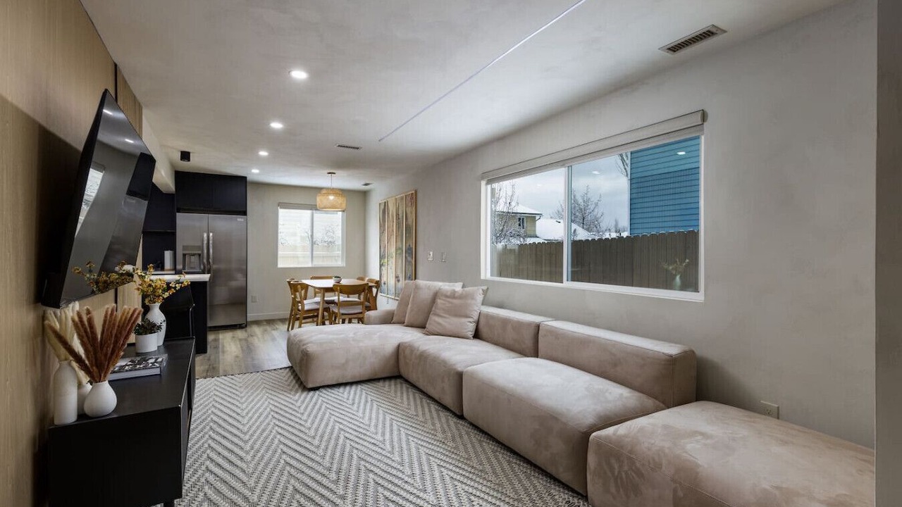 Photo of Livingroom in Cottonwood Heights