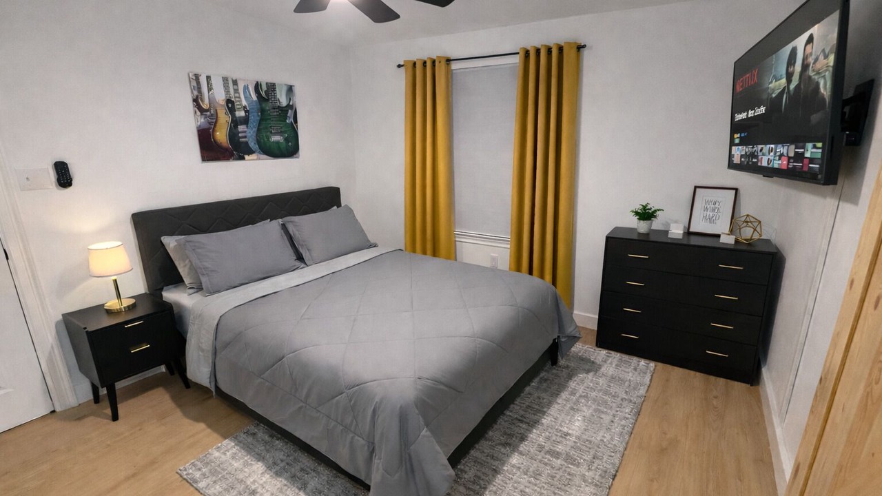 Photo of Bedroom in Sayles Blvd. Area