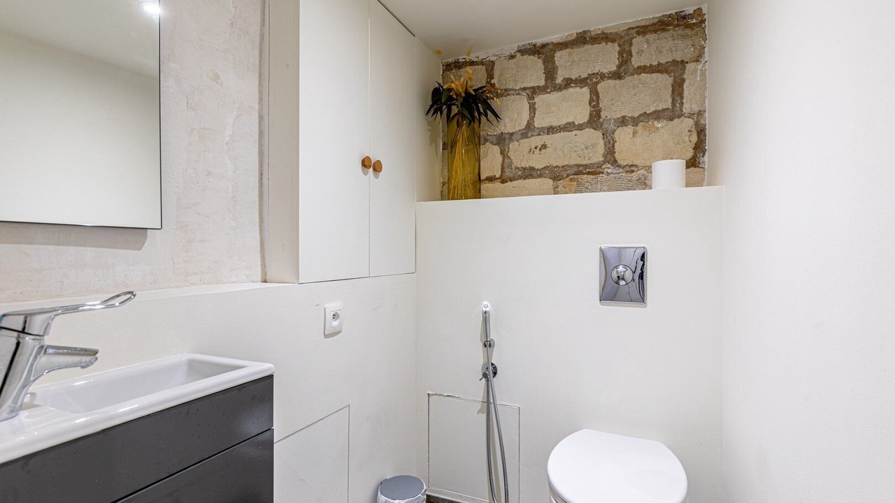 Photo of Bathroom in Centre