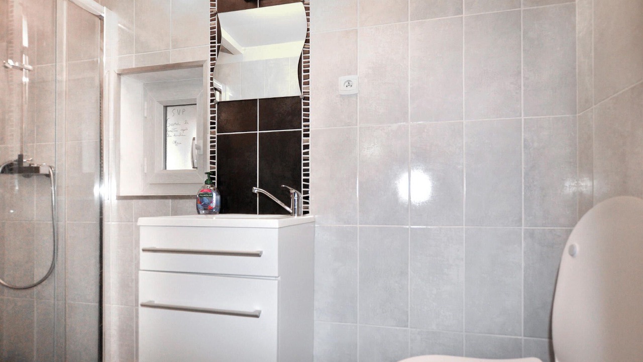 Photo of Bathroom in Saint-Amans-Valtoret
