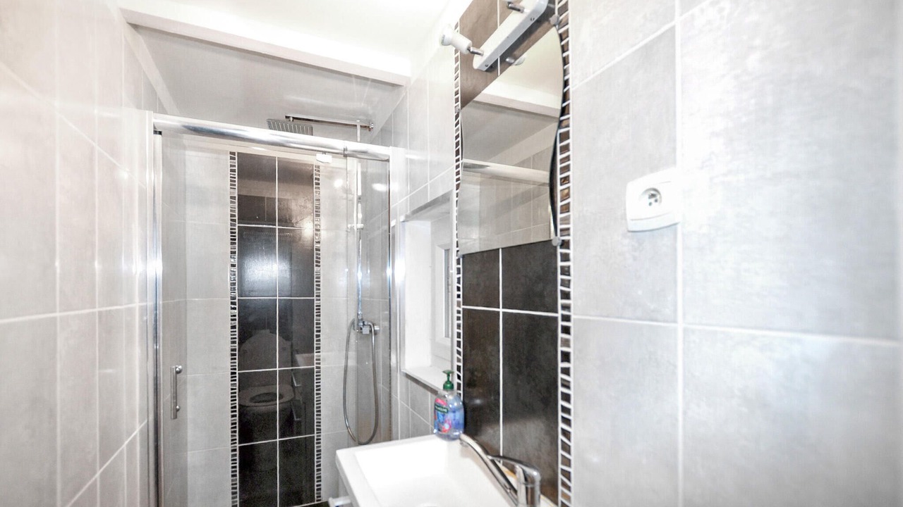 Photo of Bathroom in Saint-Amans-Valtoret