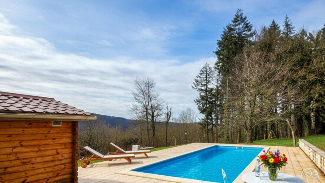 Photo of Outdoor in Saint-Amans-Valtoret