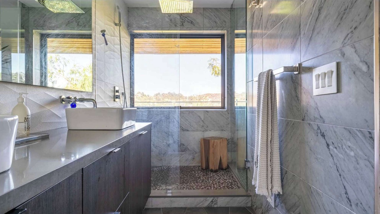 Photo of Bathroom in Hollywood Hills West