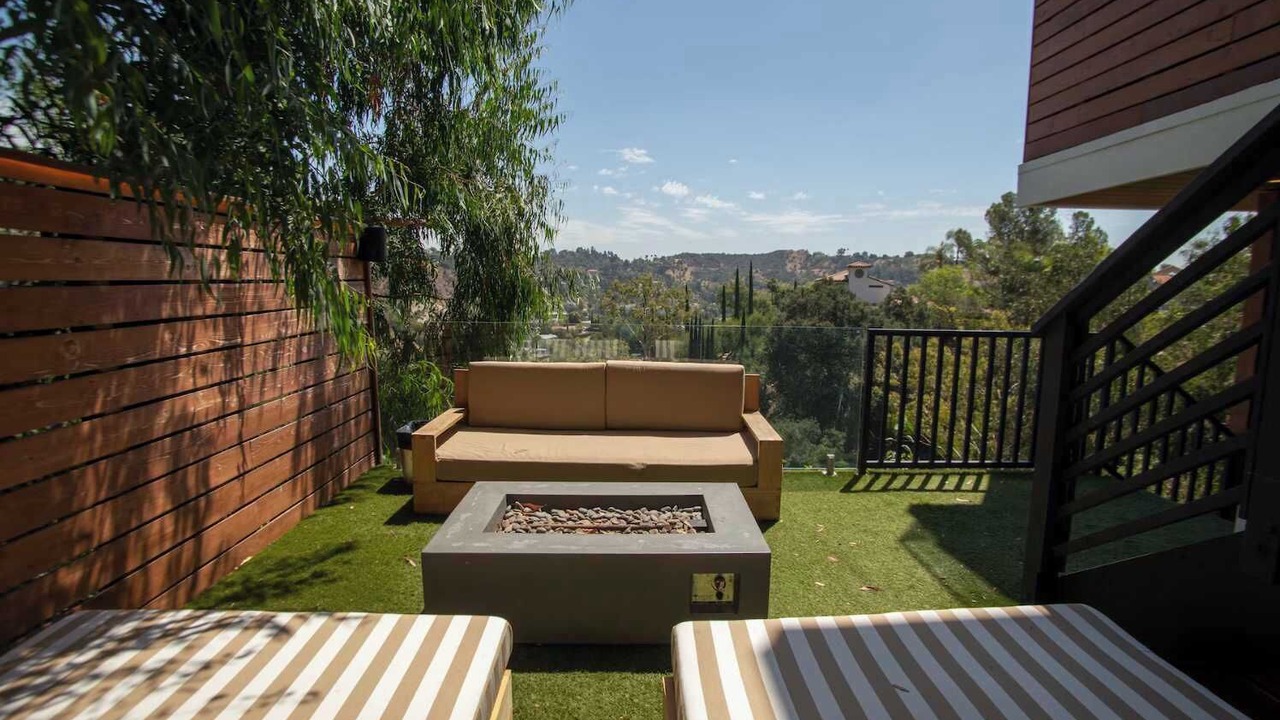 Photo of Patio Balcony in Hollywood Hills West