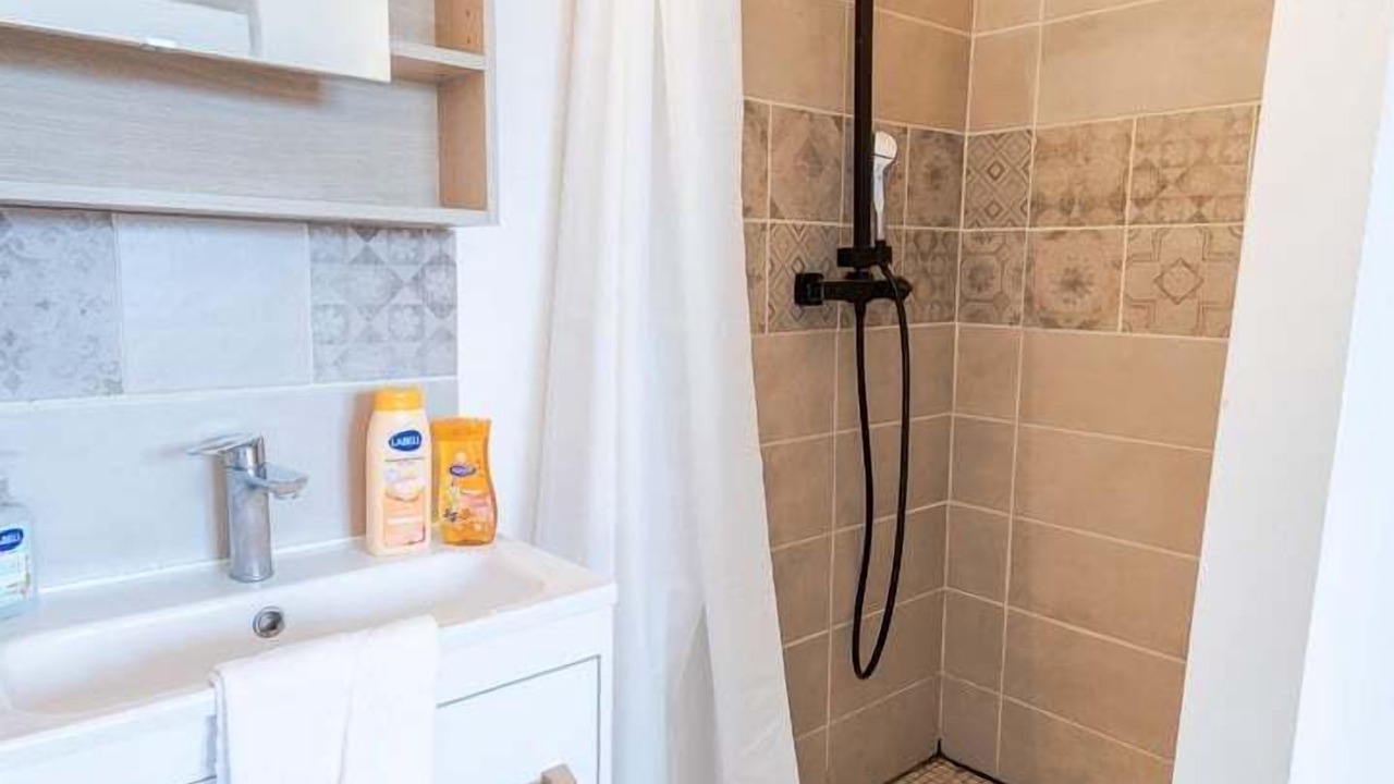 Photo of Bathroom in Tours