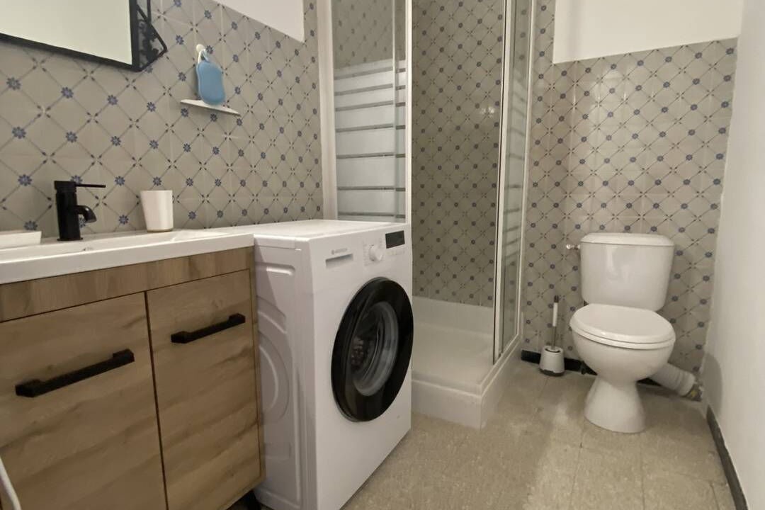 Photo of Bathroom in La Jetee