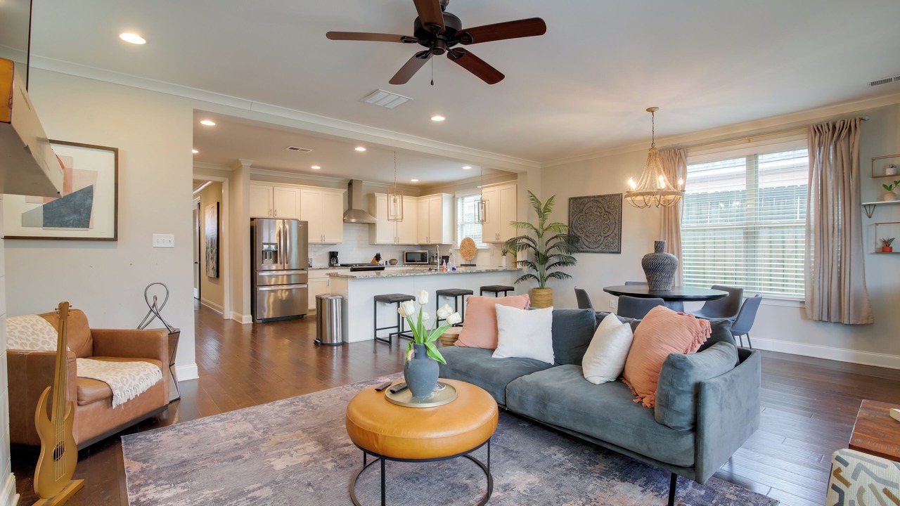 Photo of Livingroom in Cooper-Young Historic District