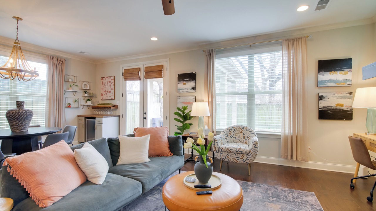 Photo of Livingroom in Cooper-Young Historic District