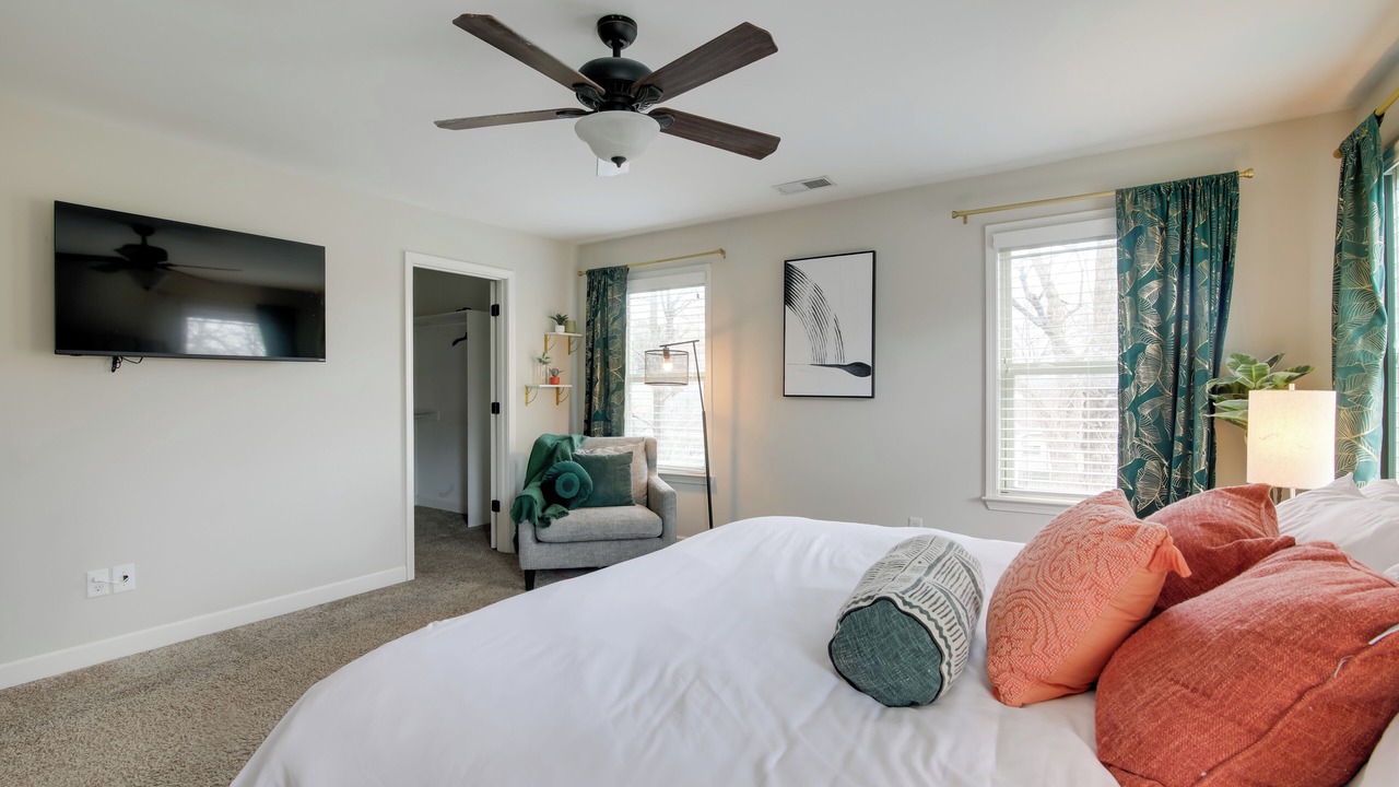 Photo of Bedroom in Cooper-Young Historic District