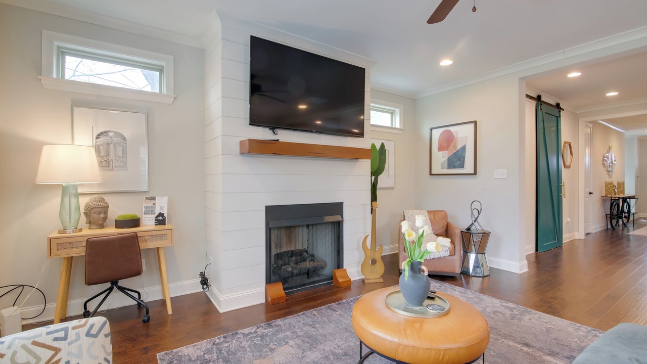 Photo of Livingroom in Cooper-Young Historic District