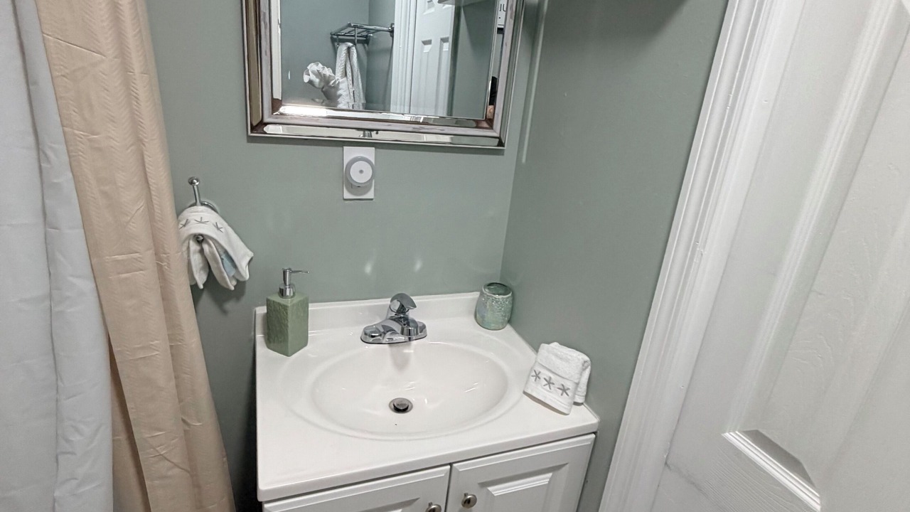 Photo of Bathroom in Egypt Lake-Leto