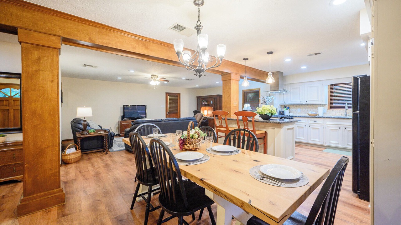 Photo of Livingroom in Tomball