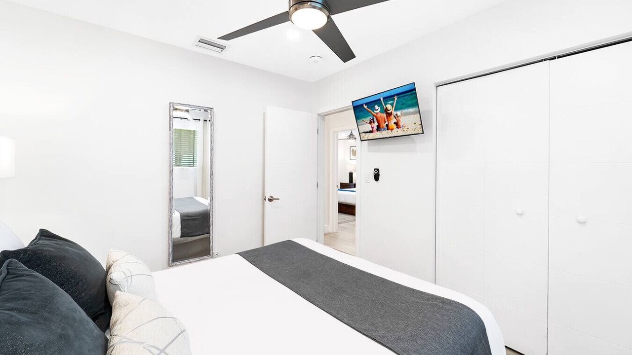 Photo of Bedroom in South Lake