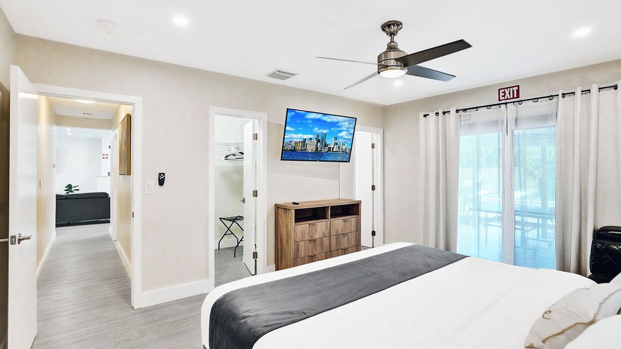 Photo of Bedroom in South Lake