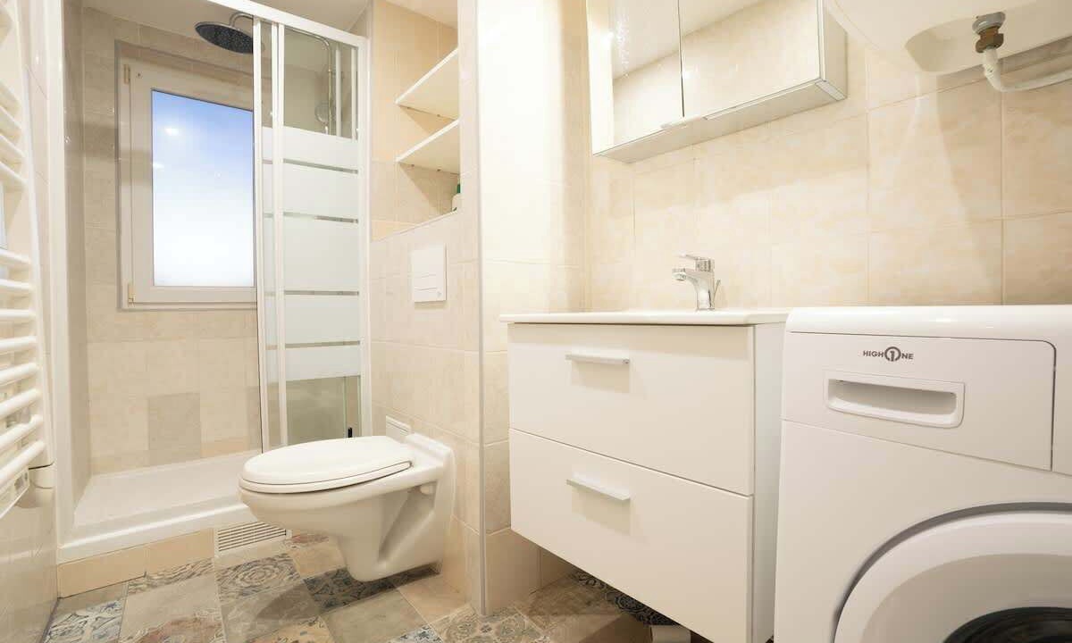 Photo of Bathroom in Charleville-Mezieres