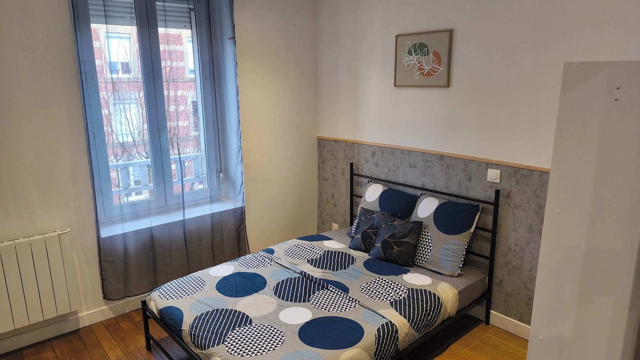 Photo of Bedroom in Charleville-Mezieres