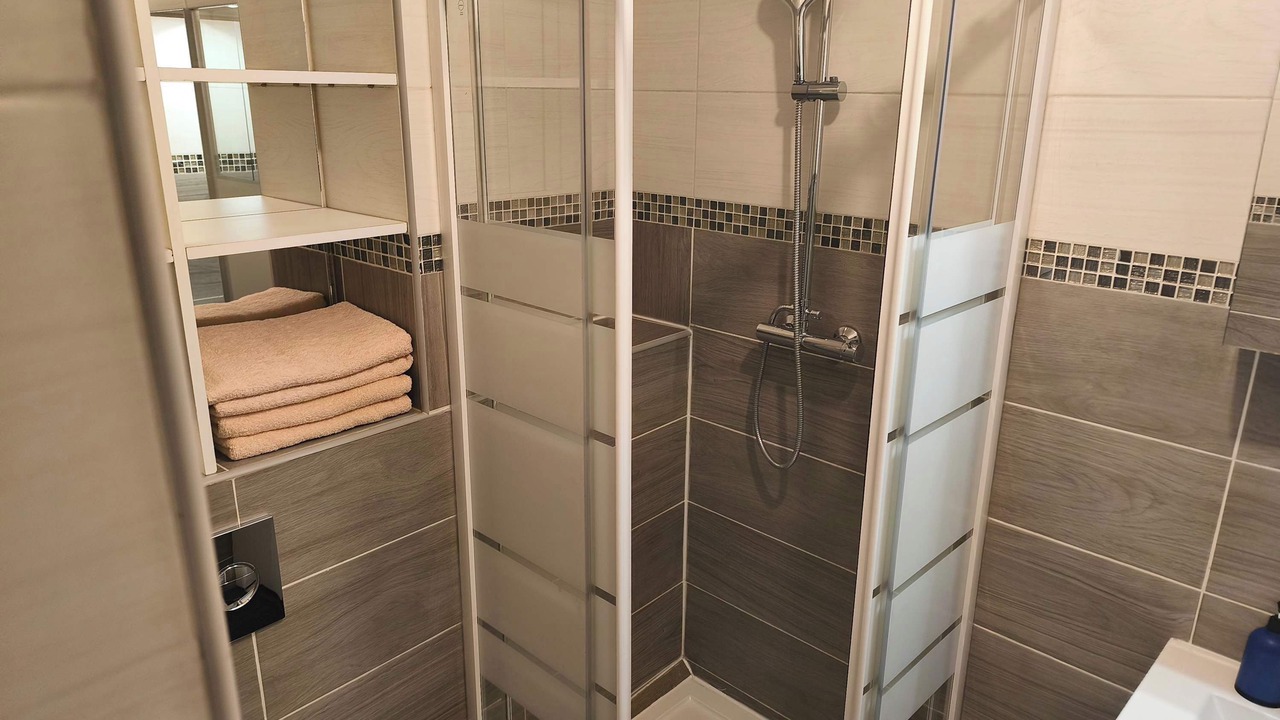 Photo of Bathroom in Charleville-Mezieres