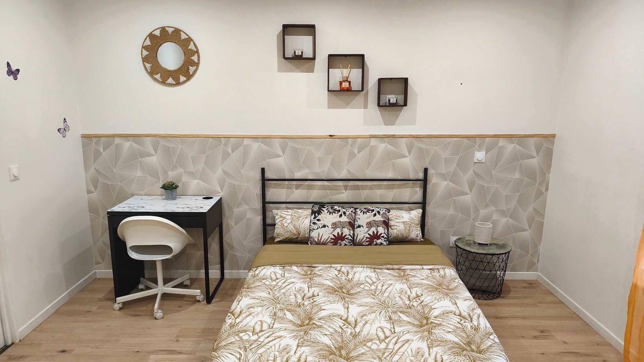Photo of Bedroom in Charleville-Mezieres