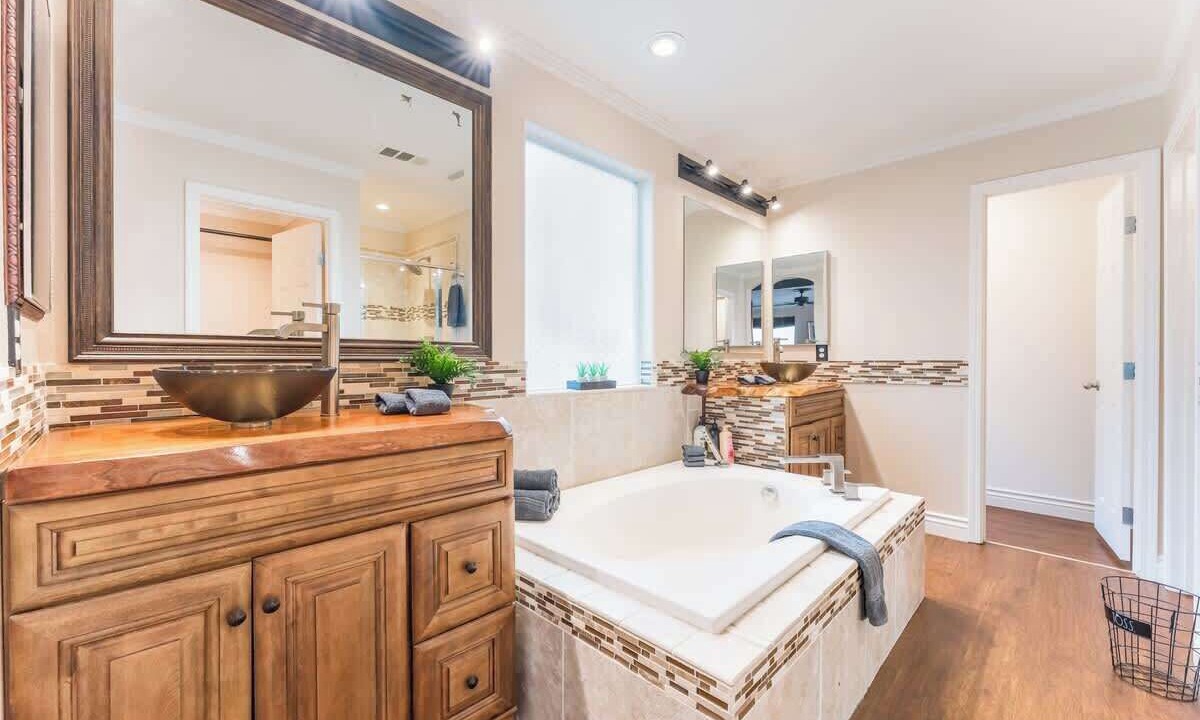 Photo of Bathroom in Centennial Hills