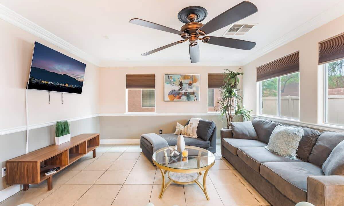 Photo of Livingroom in Centennial Hills