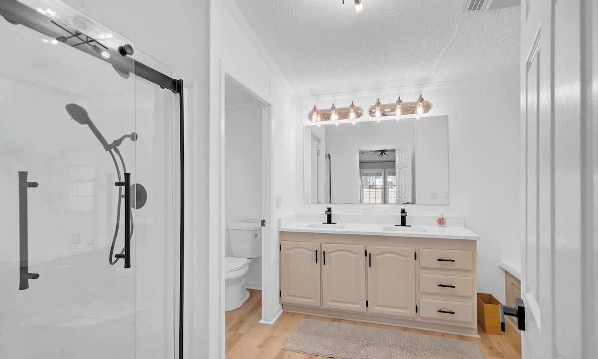 Photo of Bathroom in Wise