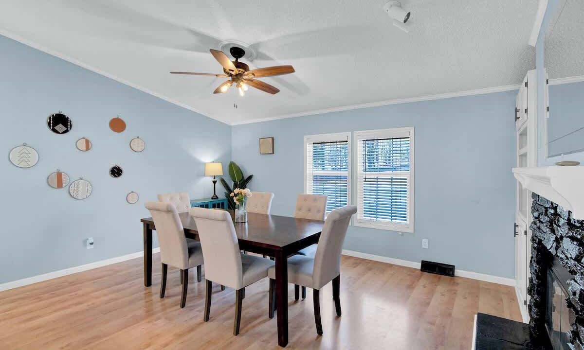 Photo of Bedroom in Wise