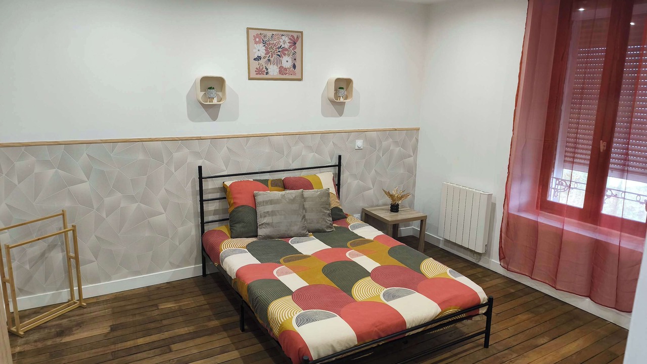 Photo of Bedroom in Charleville-Mezieres
