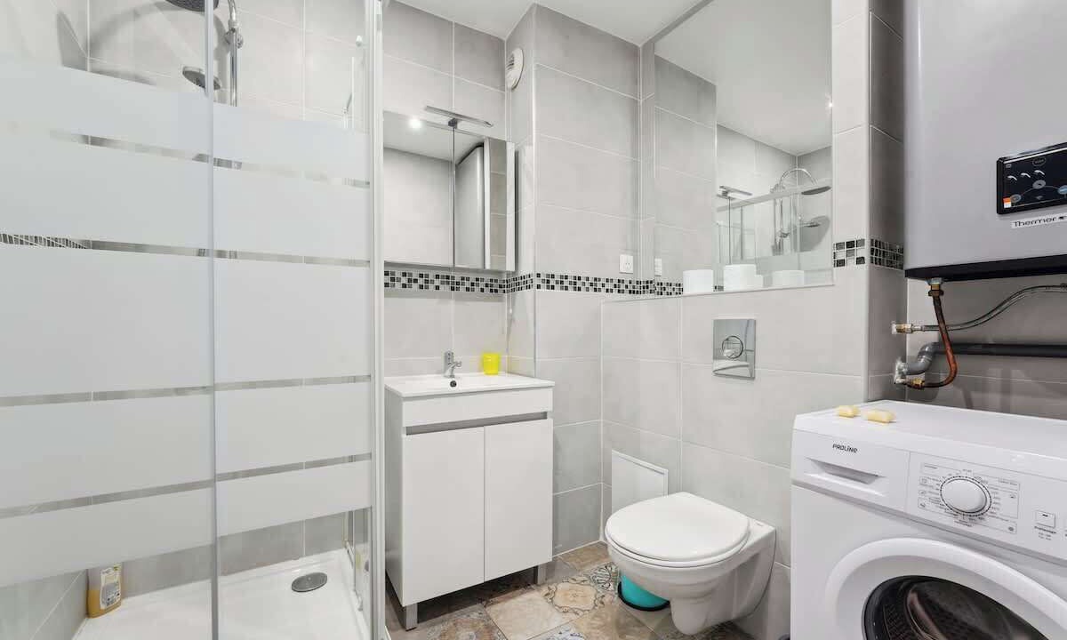 Photo of Bathroom in Charleville-Mezieres