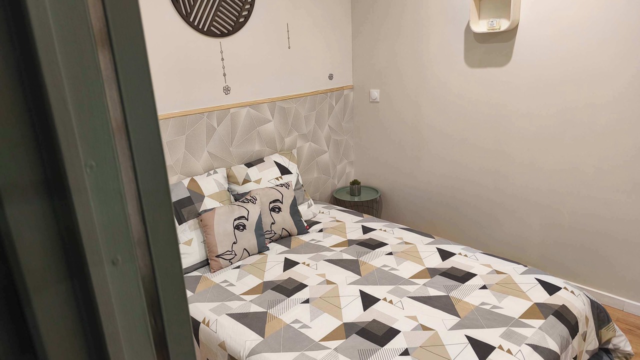 Photo of Bedroom in Charleville-Mezieres