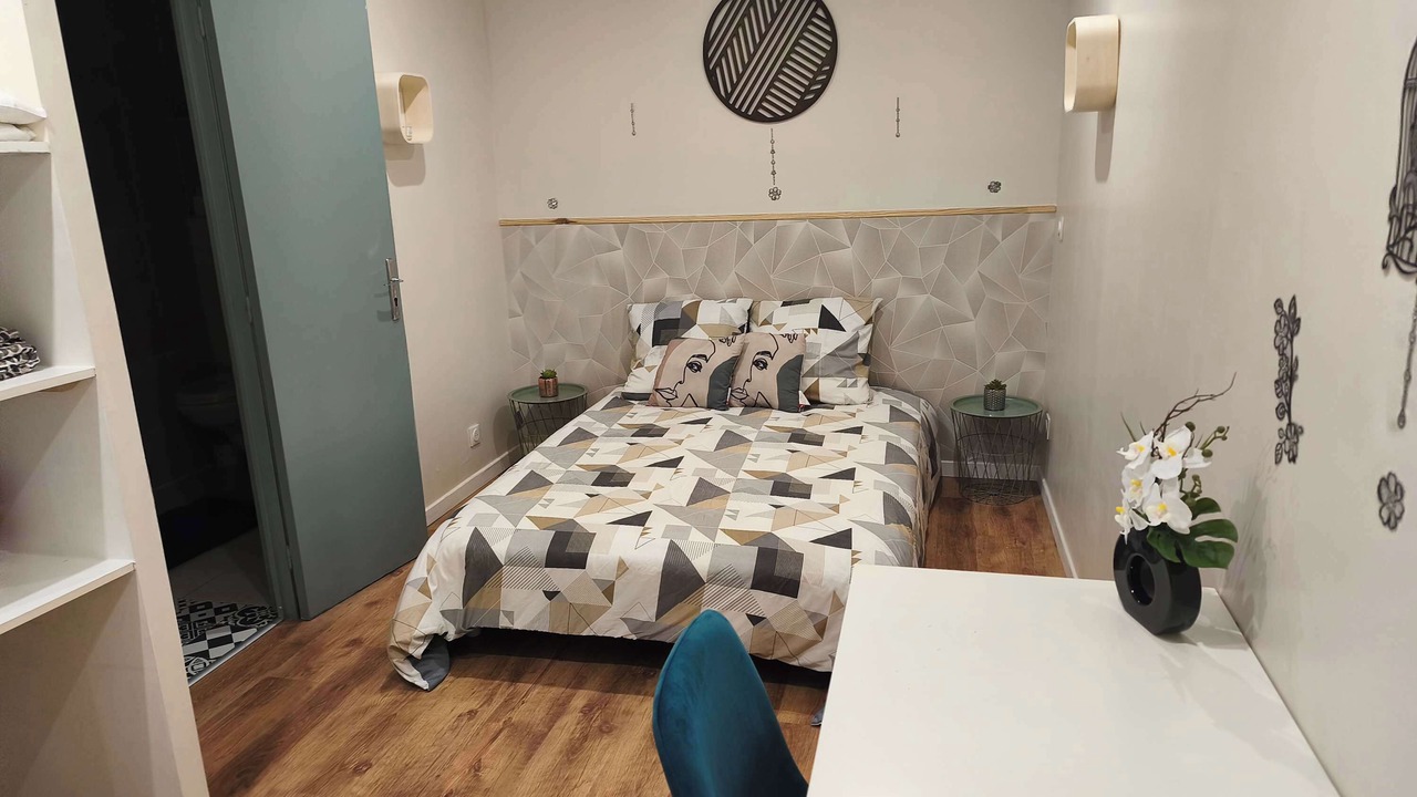 Photo of Bedroom in Charleville-Mezieres
