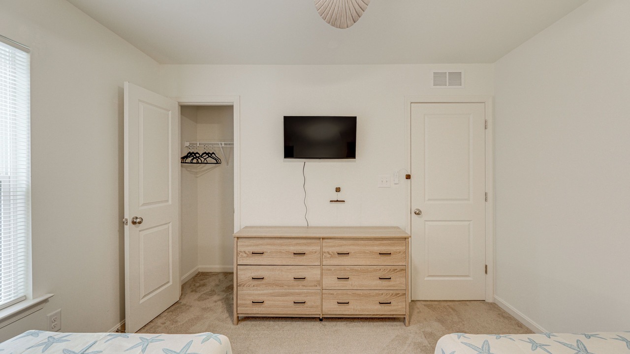 Photo of Bedroom in Captain's Cove