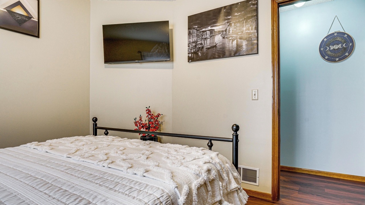 Photo of Bedroom in Maplewood