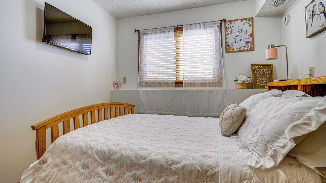 Photo of Bedroom in Maplewood