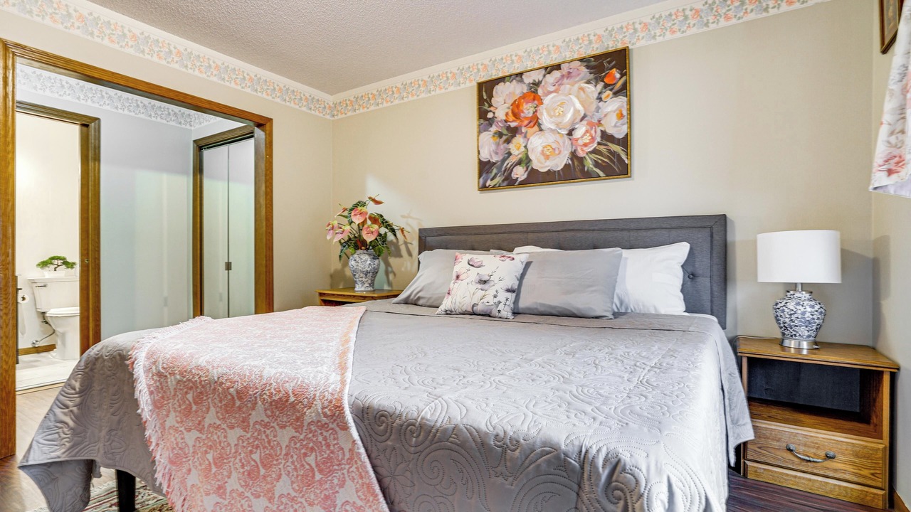 Photo of Bedroom in Maplewood