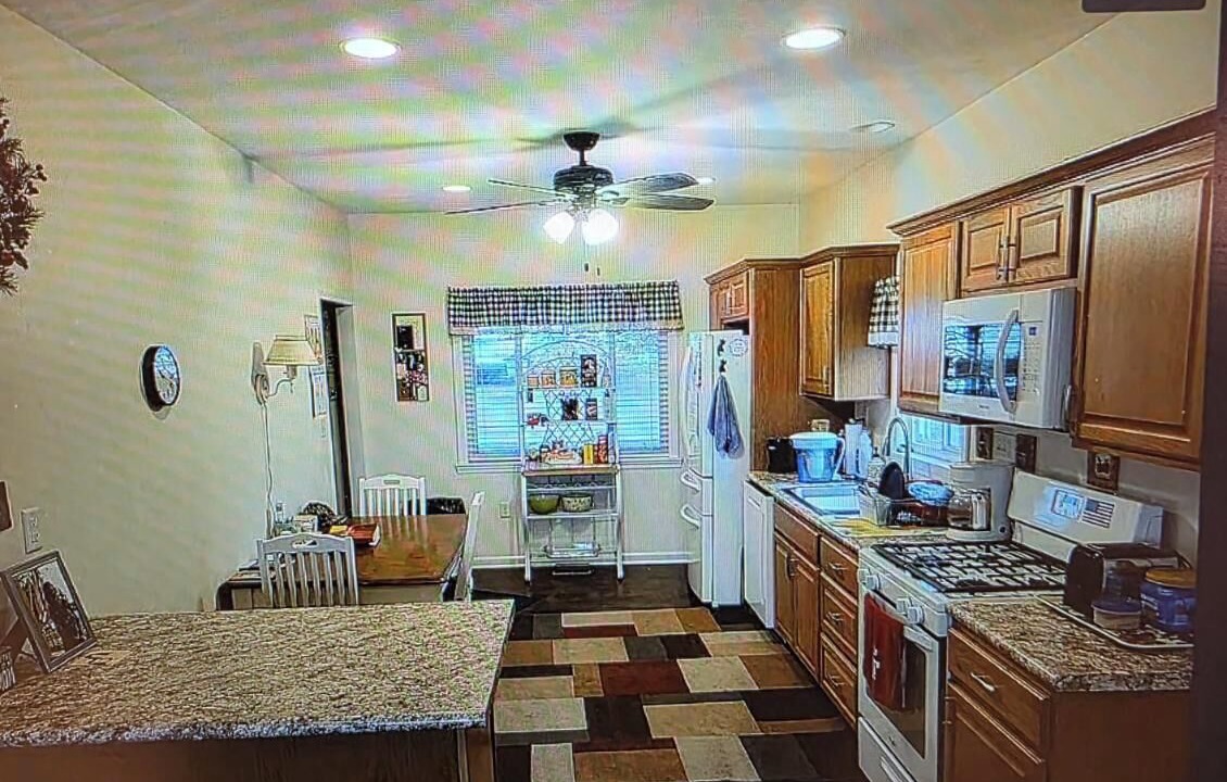 Photo of Kitchen in South Side Slopes