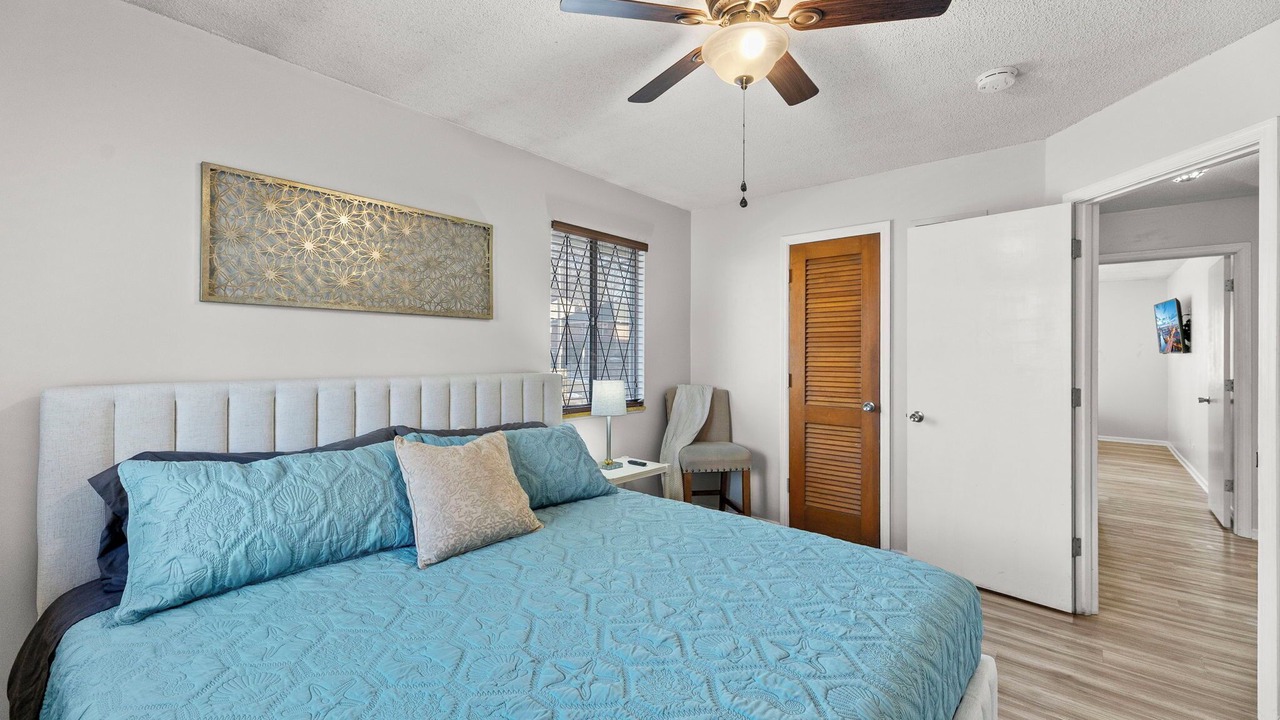 Photo of Bedroom in West Plaza