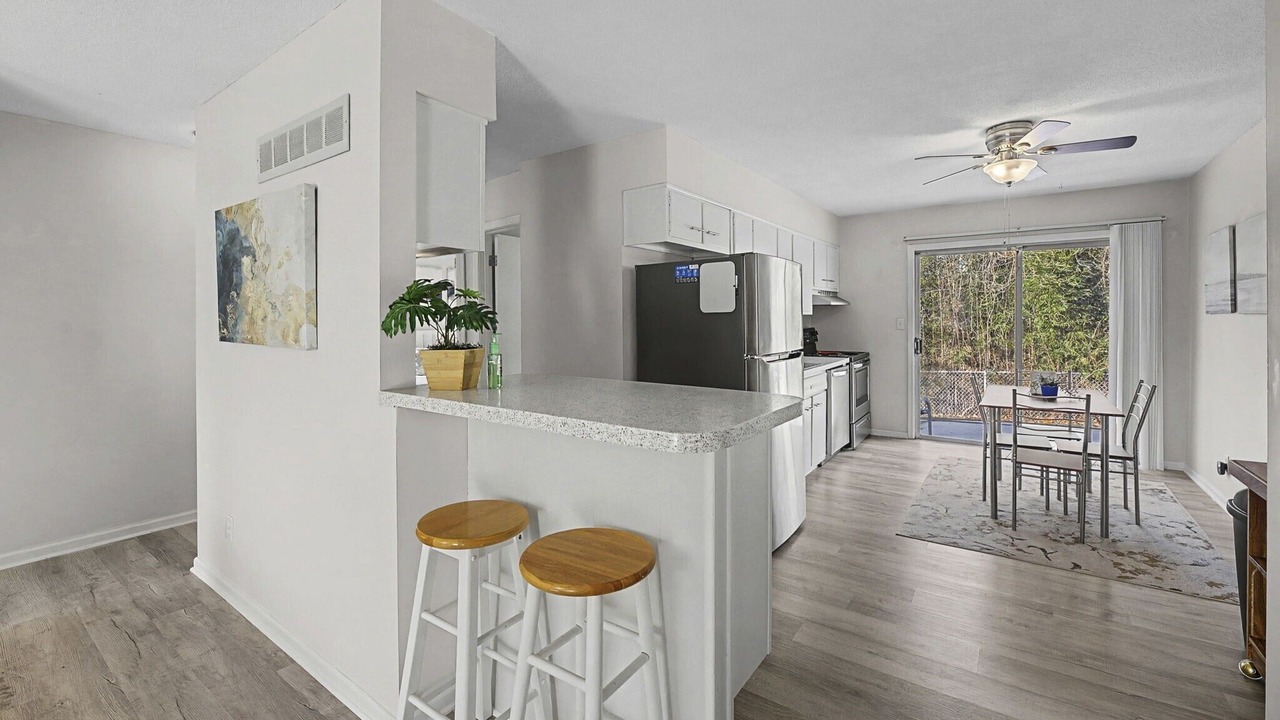 Photo of Kitchen in West Plaza