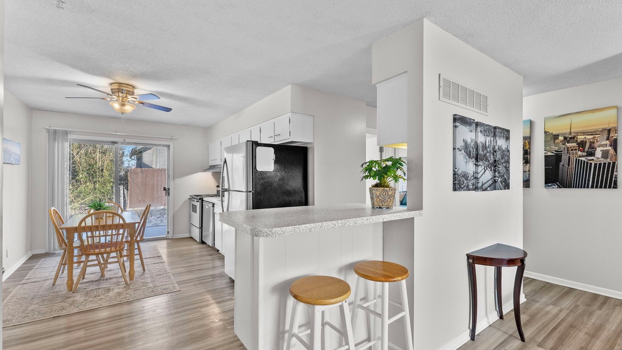 Photo of Kitchen in West Plaza