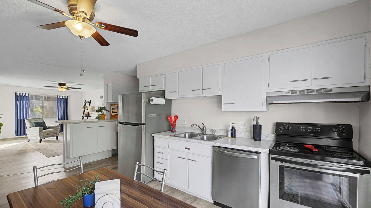 Photo of Kitchen in West Plaza