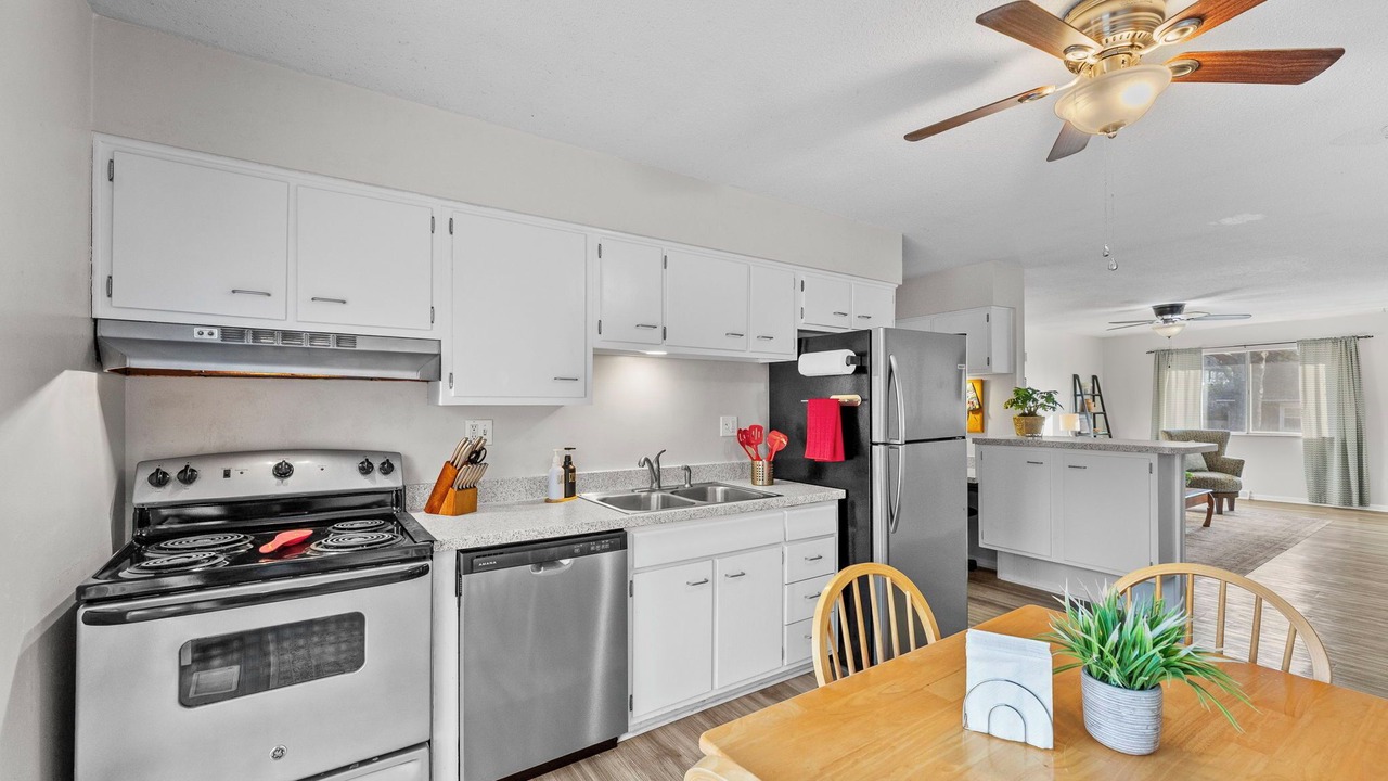 Photo of Kitchen in West Plaza