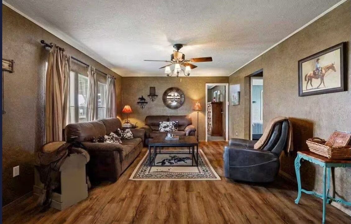 Photo of Livingroom in Lawton