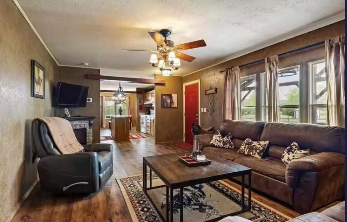 Photo of Livingroom in Lawton