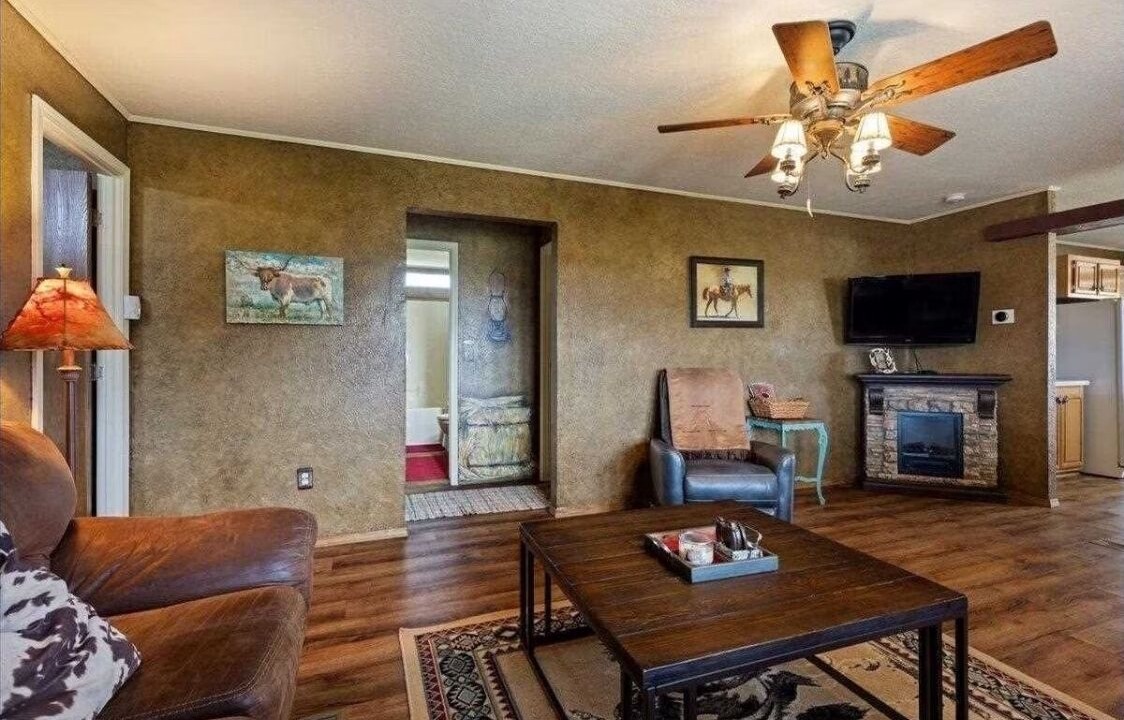 Photo of Livingroom in Lawton
