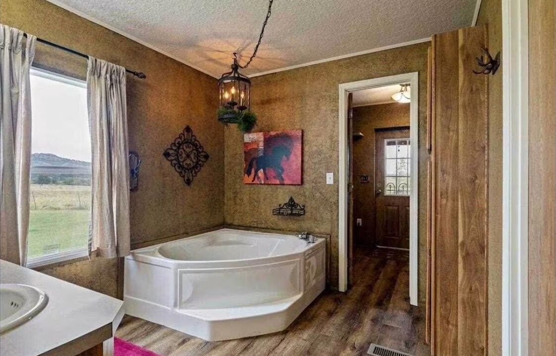 Photo of Bathroom in Lawton